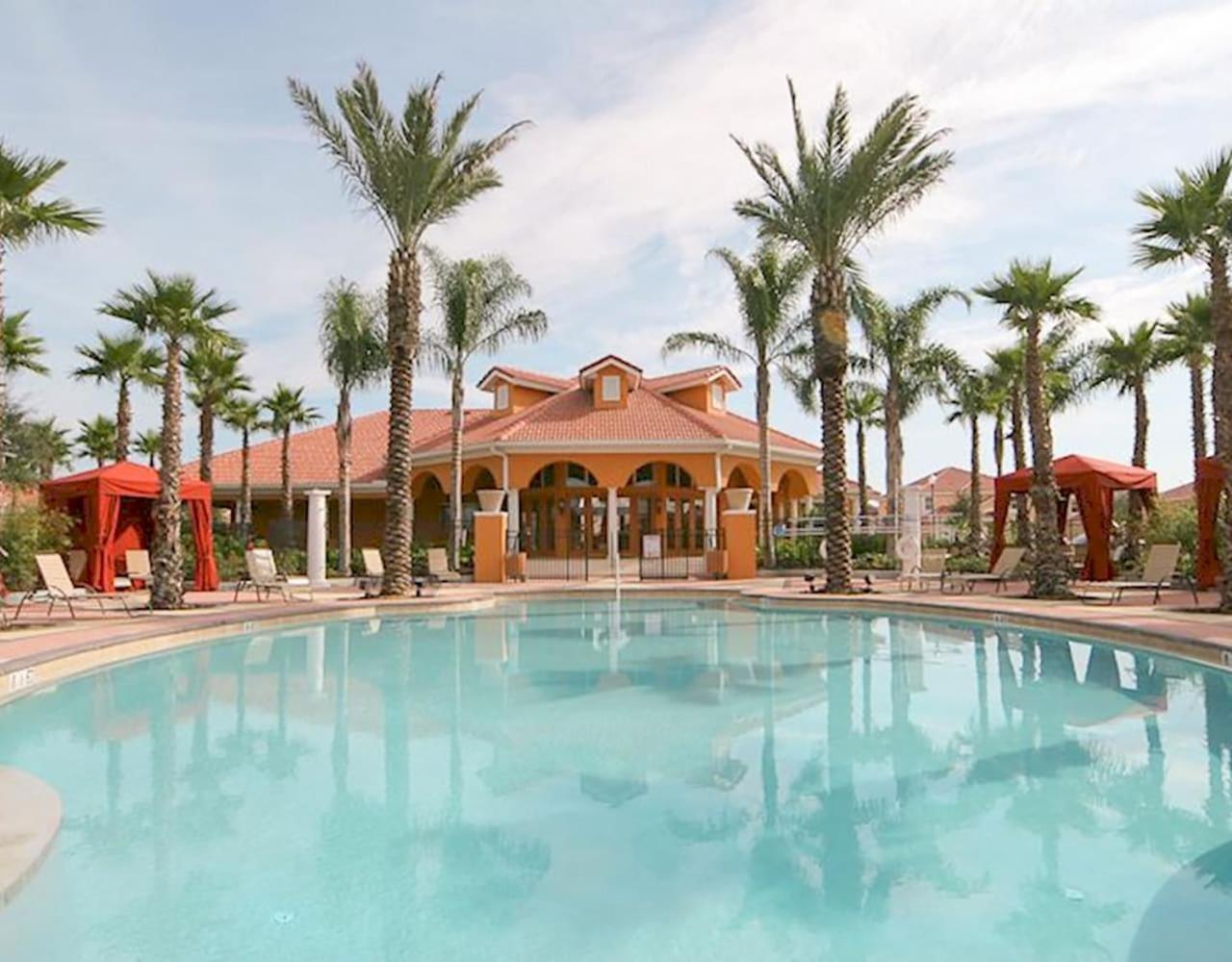 Large Spacious Home W Private Pool & Hot Tub Davenport Exterior photo